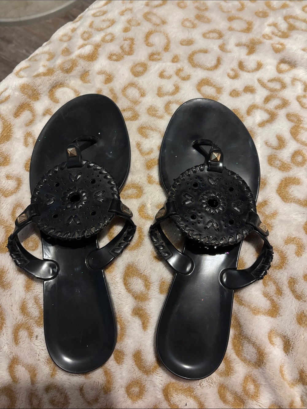 Black Decorative Women's Toe-Ring Sandals